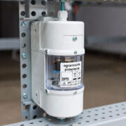 Jak dobrać ograniczniki przepięć (SPD) do instalacji domowej i przemysłowej? Klasy, parametry, montaż